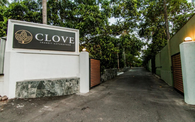 Clove Transit Hotel by OYO Rooms