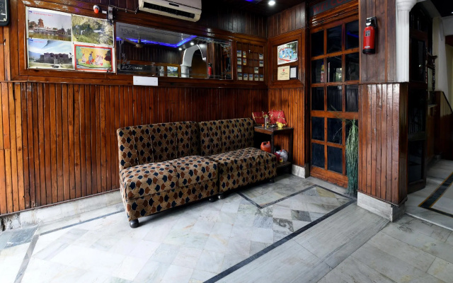 OYO 19541 Hotel Jammu Palace
