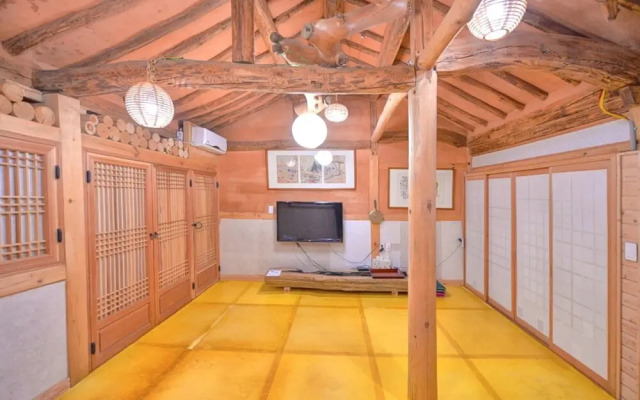 Jeonju Geune Hanok Stay
