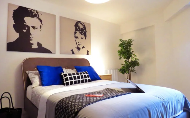 Tudors - Fabrick - Double bed