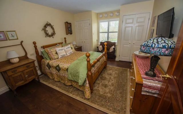 Moonstone Manor Bed & Breakfast