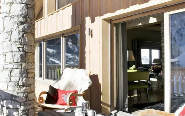 Yellowstone Ski Lodge