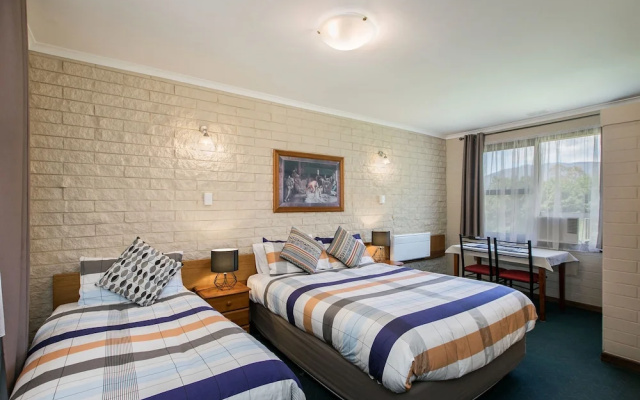 Allamar Motel