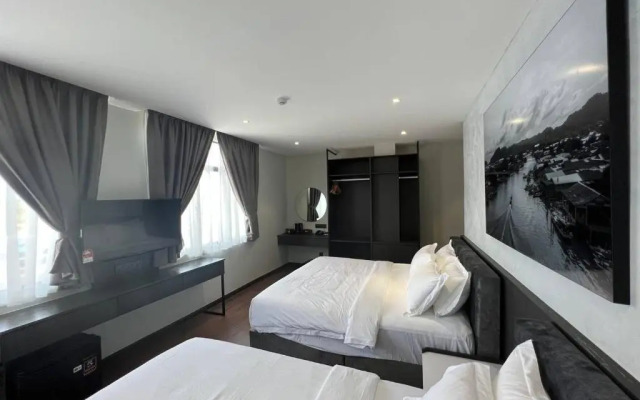 All In Hotel
