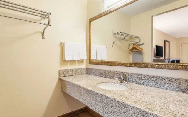 Econo Lodge Cloverdale