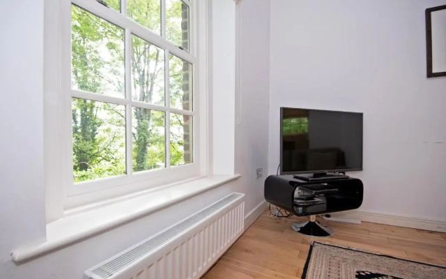 Apartment 4 The Grove