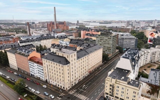 Modern Top-Floor Apt. in Helsinki