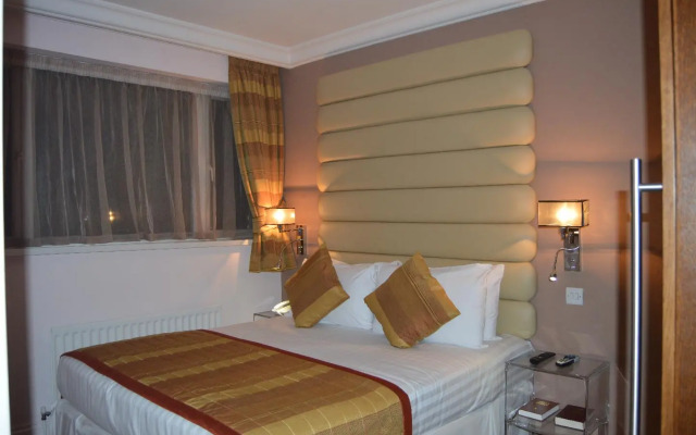 Holiday Villa Hotel