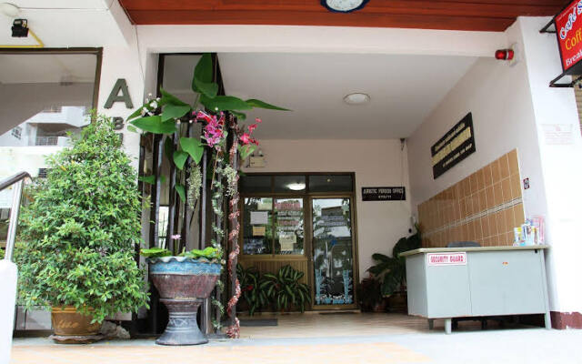 Отель Jomtien Good Luck Apartment Таиланд, Паттайя - отзывы, цены и фото номеров - забронировать отель Jomtien Good Luck Apartment онлайн вид на фасад