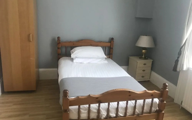 Clifton House Hotel - B B