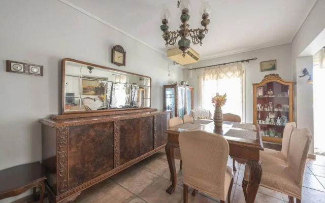 Seaside 2BR apartment in Varkiza 2mins walk from beach