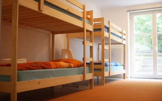 Wira Guesthouse 25a