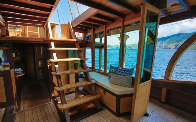 Tanaka Liveaboard Raja Ampat