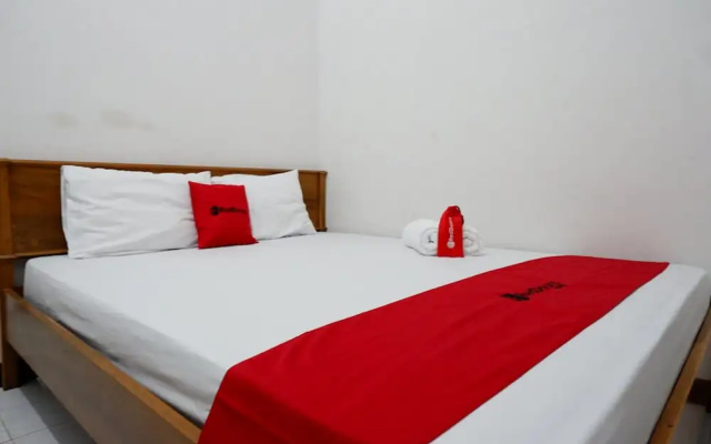 Minang Permai 3 by Reddoorz