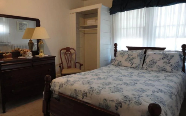 Plymouth Inn