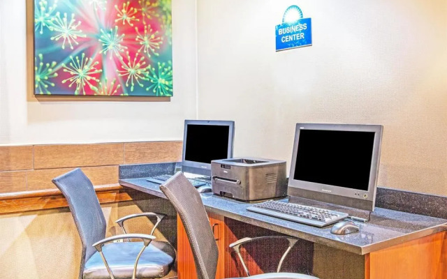 Days Inn Brewerton/ Syracuse Near Oneida Lake
