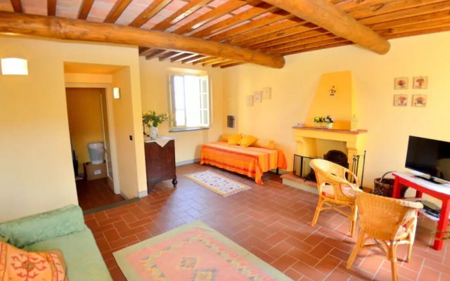 Holiday Home in Pescaglia Near Tuscan Vineyards