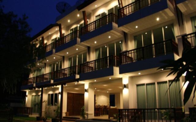 Отель Kirati Beach Resort вид на фасад
