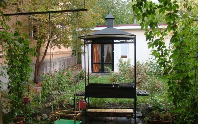 Гостиница Guest House Va Bene в Екатеринбурге отзывы, цены и фото номеров - забронировать гостиницу Guest House Va Bene онлайн Екатеринбург вид на фасад
