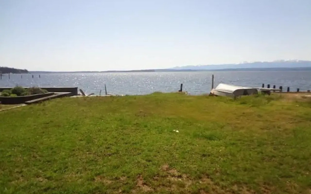 Beachfront Mutiny Bay Cabin