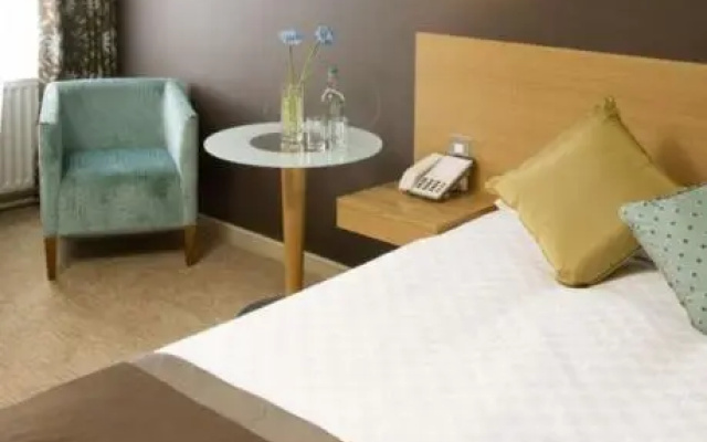 Menzies Hotels London Gatwick - Chequers