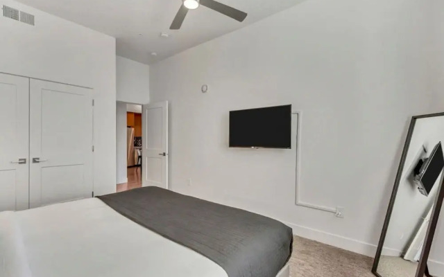 New Apt - Gigabit Internet - Year-round Pool