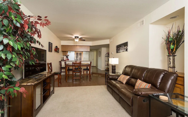 Royal Palm Condo 2 BR by Casago