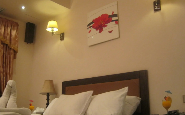Holidays Express Hotel