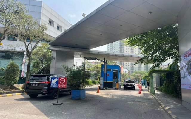 OYO 93424 Apartemen The Suite Metro By Salman
