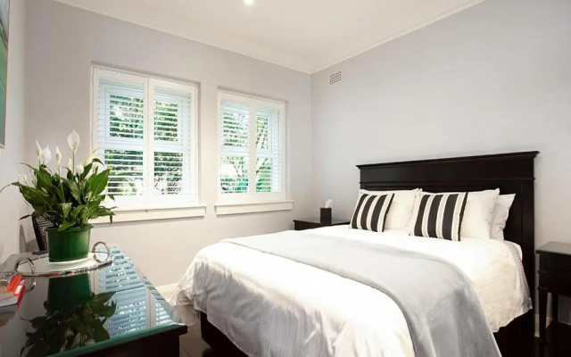 BAYSIDE RETREAT-hosted by:L'Abode Accommodation