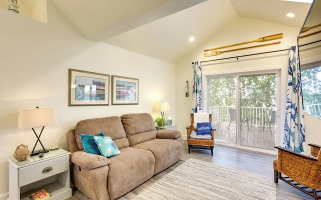 Sheboygan Getaway w/ Deck + On-site Lake Access!