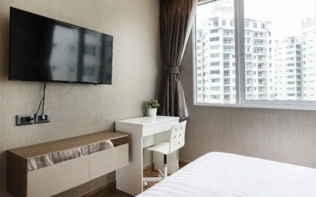 Penthouses 2Bedrooms @MRT Huai Khwang 会说中文