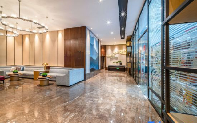 Echeng Hotel Liuzhou Yufengshan High-Speed Railway Station