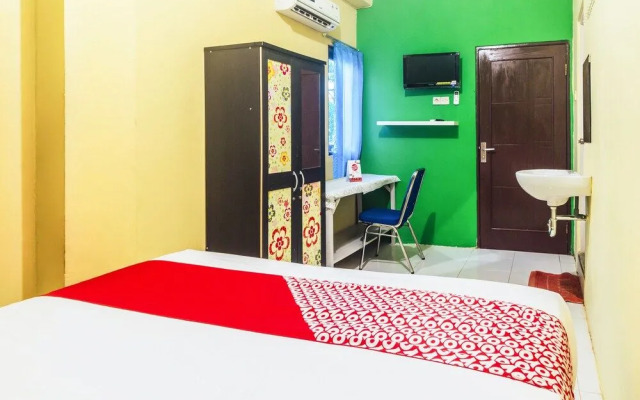 OYO 2165 Alyah Guest House Syariah