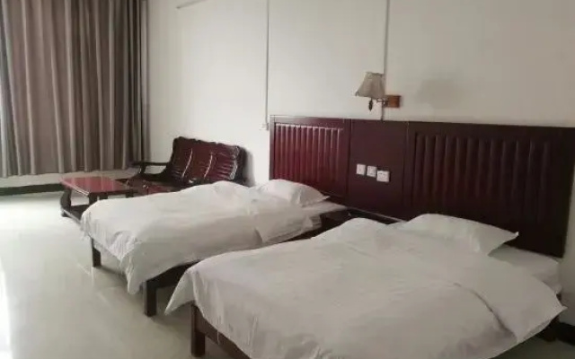Hechi Tianyuan Hotel (Sixian Road)
