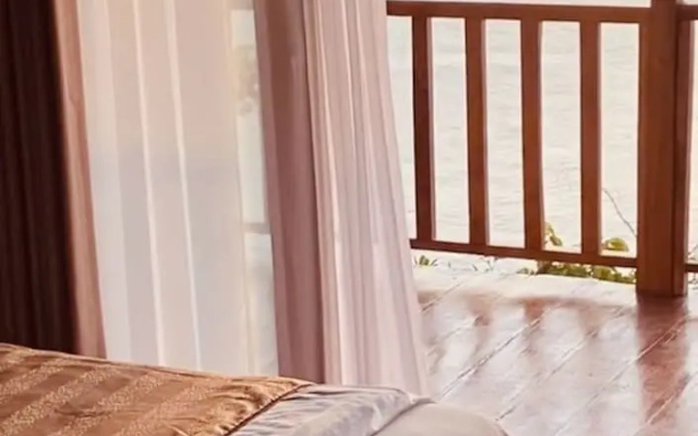 Suwehan Beach Cliff House