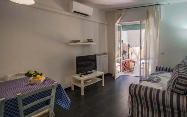Sciacchetrà Apartment with AC