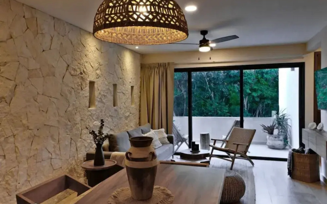 2 BR Amazing Pool Top Amenities Wifi 2FL Gym