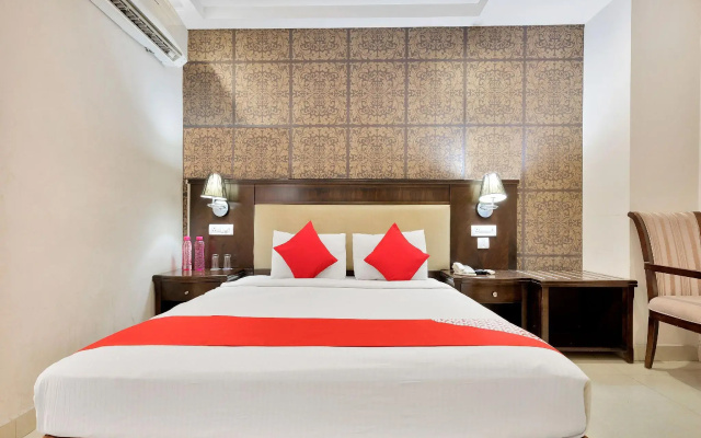 Capital O 12384 Hotel Rudra Grand