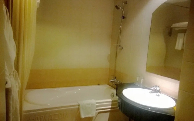 Zenith Hotel