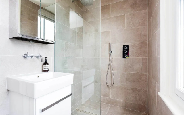 Pared-back Elegance