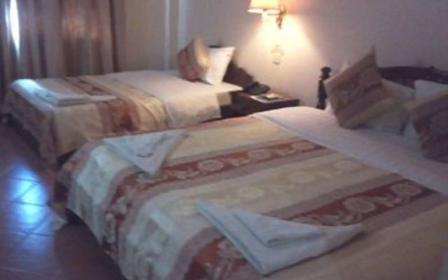 Han Kong Hotel and Restaurant