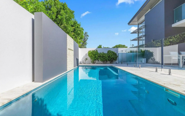 Anna Superbly Stylish Luxury Townhouse