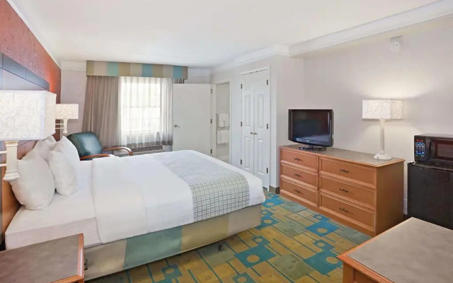 Norwood Inn & Suites Merrillville