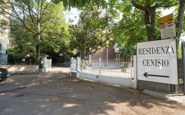 Отель Residenza Cenisio Италия, Милан - 10 отзывов об отеле, цены и фото номеров - забронировать отель Residenza Cenisio онлайн вид на фасад
