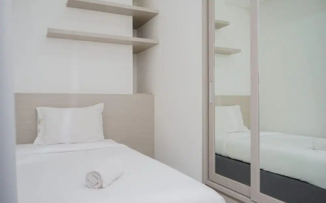 Modern Look And Comfy 2Br At Casa De Parco Apartment