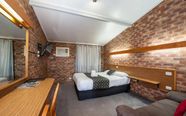 Allan Cunningham Motel