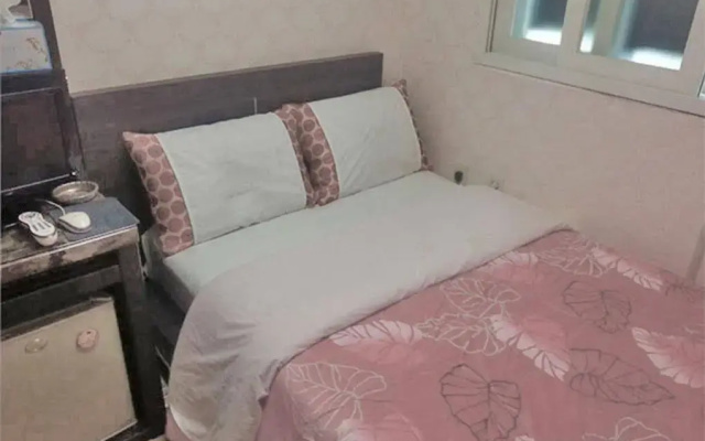 Sinchon Alpha Guest House 5
