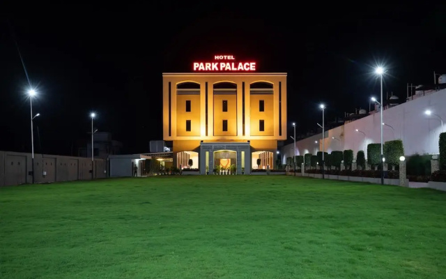 Capital O 19528 Hotel Park Palace