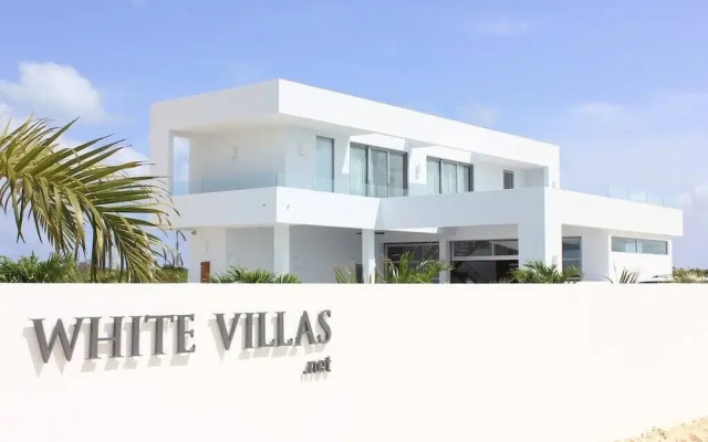 2bdr Beachside Vacation Villa, Hotel Amenities v6